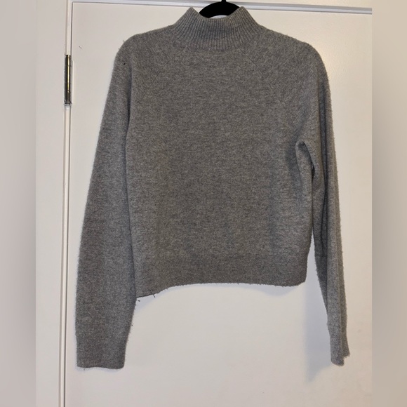 Abercrombie & Fitch 100% Cashmere Turtleneck in S - Picture 3 of 7